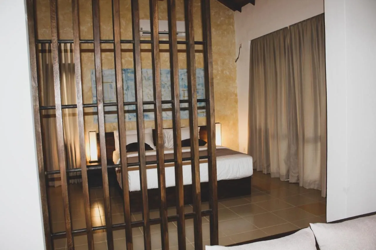 Hotel Aayu Lagoon Negombo