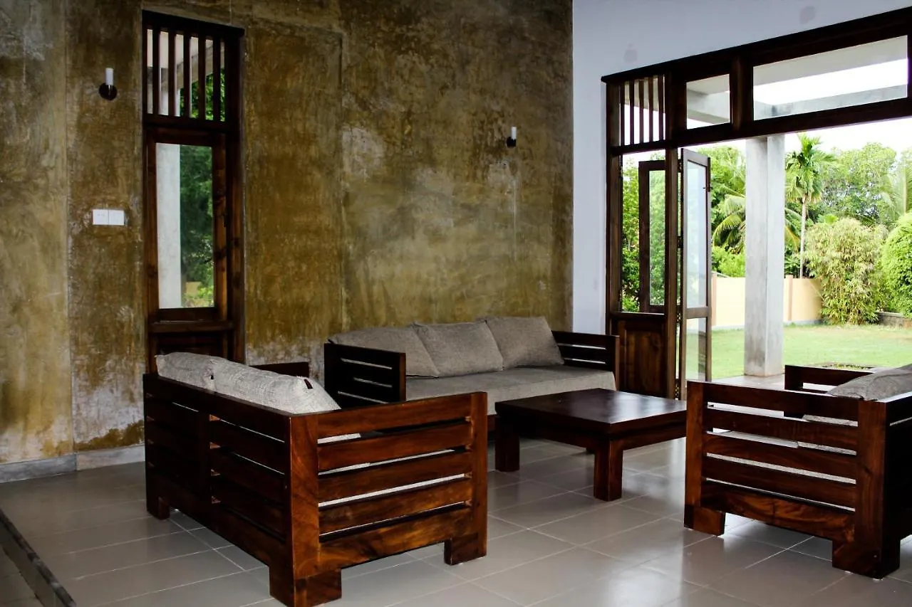 Aayu Lagoon Negombo Hotel